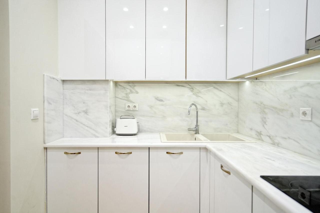 The Fancy Philosopher Apartment เอเธนส์ ภายนอก รูปภาพ