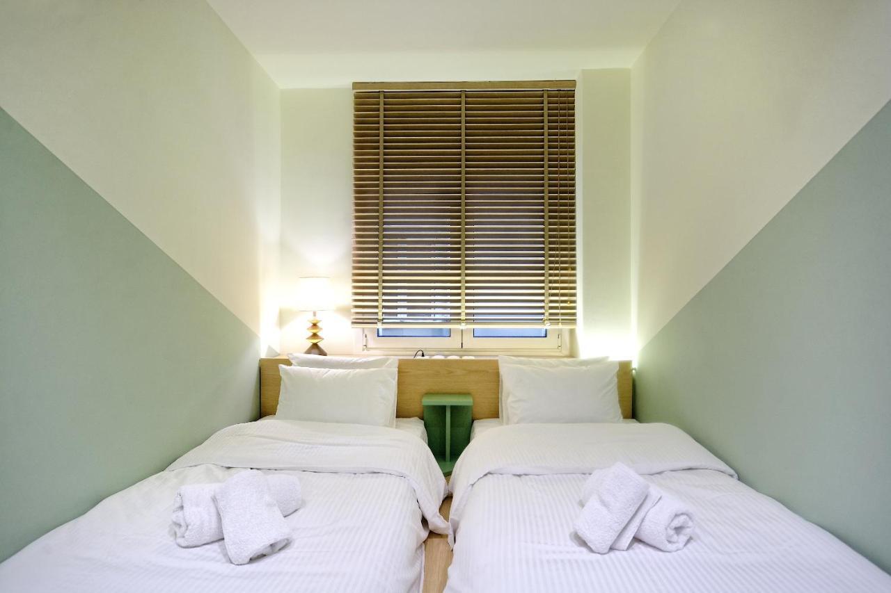 The Fancy Philosopher Apartment เอเธนส์ ภายนอก รูปภาพ