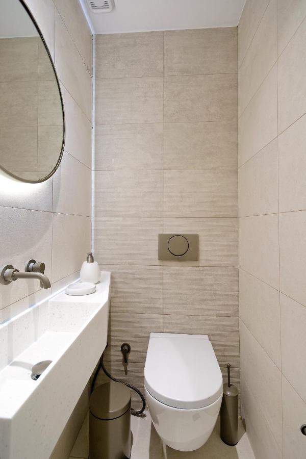 The Fancy Philosopher Apartment เอเธนส์ ภายนอก รูปภาพ