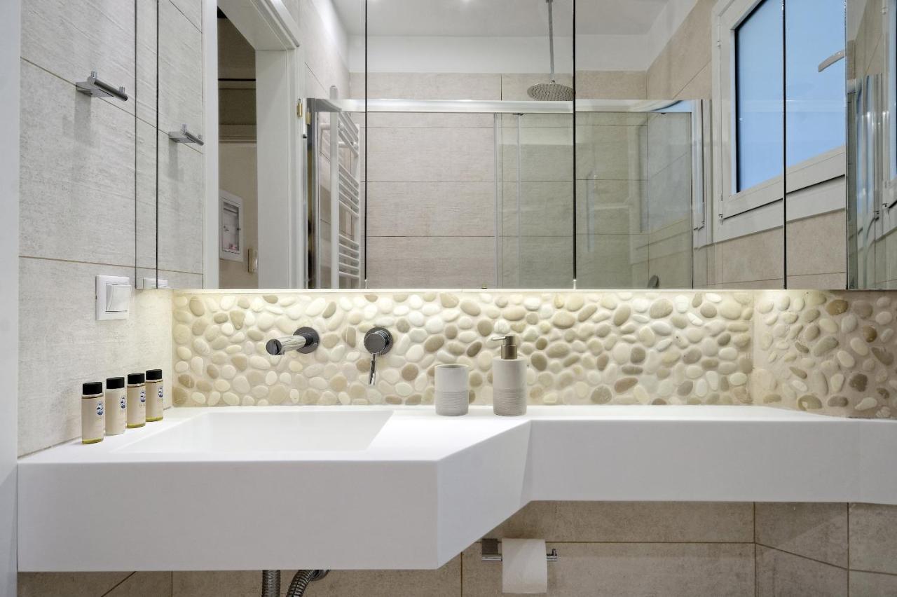 The Fancy Philosopher Apartment เอเธนส์ ภายนอก รูปภาพ